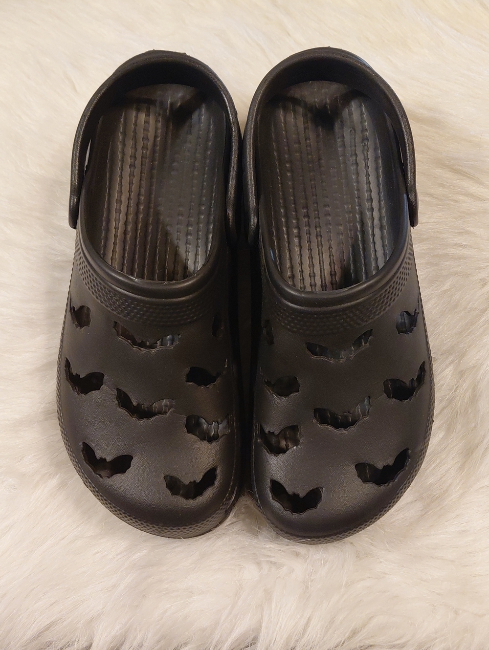 STRANGECULT PLATEFORM SIZE 10 Black Bat-Pattern Clog EUC